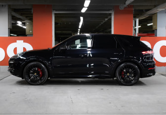 Подержанный автомобиль Porsche Cayenne 2021 года (8 фото)