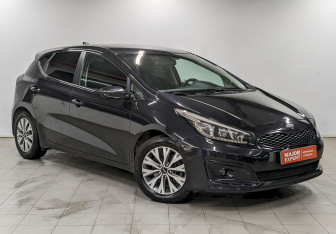 Подержанный автомобиль Kia Ceed Hatchback 2017 года (3 фото)