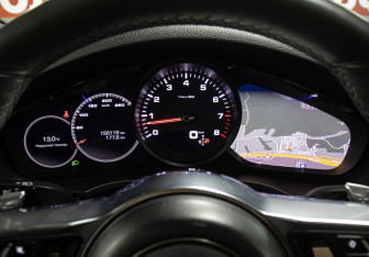 Подержанный автомобиль Porsche Cayenne 2019 года (13 фото)