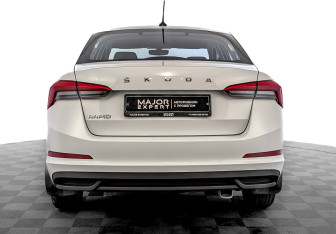 Подержанный автомобиль Skoda Rapid Liftback 2021 года (6 фото)