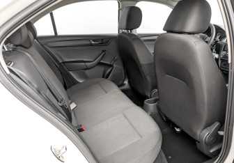 Подержанный автомобиль Skoda Rapid Liftback 2019 года (12 фото)