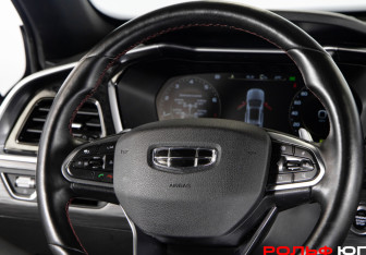 Подержанный автомобиль Geely Tugella 2022 года (13 фото)