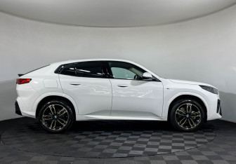 Подержанный автомобиль BMW X2 2024 года (6 фото)