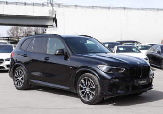 Подержанный автомобиль BMW X5 2019 года (3 фото)