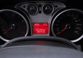 Подержанный автомобиль Ford Focus Sedan 2009 года (12 фото)