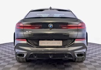 Подержанный автомобиль BMW X6 2020 года (6 фото)