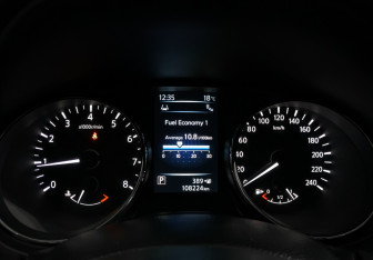 Подержанный автомобиль Nissan Qashqai 2014 года (15 фото)