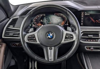 Подержанный автомобиль BMW X7 2020 года (22 фото)