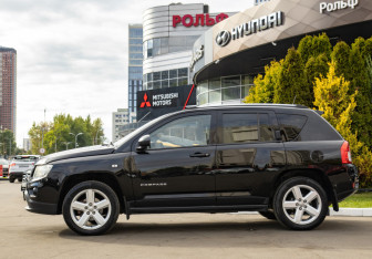 Подержанный автомобиль Jeep Compass 2012 года (6 фото)