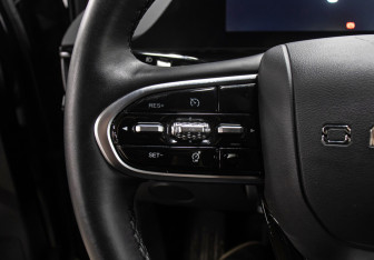 Подержанный автомобиль Omoda C5 2024 года (20 фото)