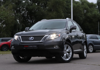 Подержанный автомобиль Lexus RX 2010 года (20 фото)