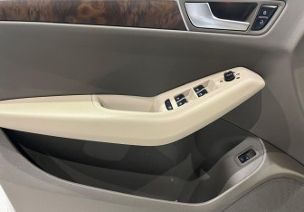 Подержанный автомобиль Audi Q5 2011 года (14 фото)