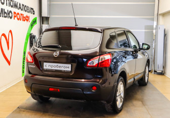 Подержанный автомобиль Nissan Qashqai 2012 года (4 фото)