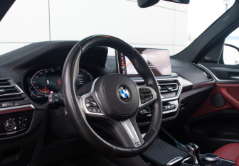 Подержанный автомобиль BMW X3 2022 года (16 фото)