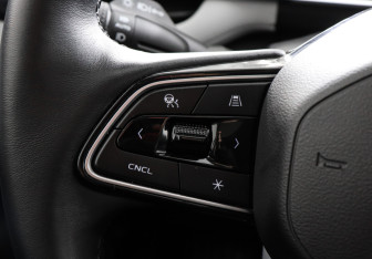 Подержанный автомобиль Geely Atlas 2024 года (18 фото)