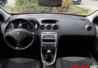 Подержанный автомобиль Peugeot 308 Hatchback 2008 года (11 фото)