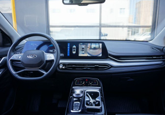 Подержанный автомобиль JAC JS6 2022 года (12 фото)