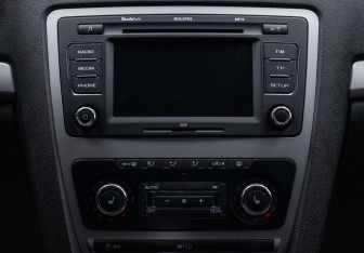 Подержанный автомобиль Skoda Octavia Liftback 2010 года (15 фото)