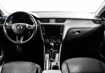 Подержанный автомобиль Skoda Octavia Liftback 2018 года (11 фото)