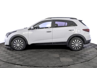 Подержанный автомобиль Kia Rio Hatchback 2021 года (8 фото)