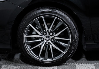 Подержанный автомобиль Toyota Camry Sedan 2023 года (15 фото)