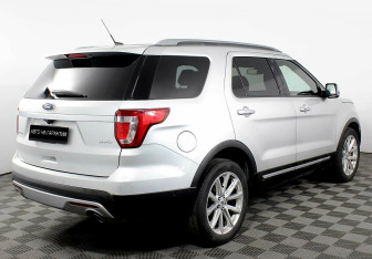 Подержанный автомобиль Ford Explorer 2016 года (4 фото)