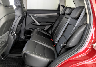 Подержанный автомобиль Geely Atlas Pro 2024 года (12 фото)