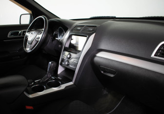 Подержанный автомобиль Ford Explorer 2014 года (9 фото)