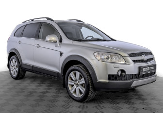 Подержанный автомобиль Chevrolet Captiva 2011 года (3 фото)