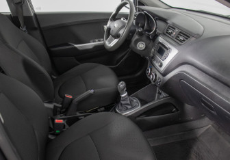 Подержанный автомобиль Kia Rio Hatchback 2014 года (9 фото)