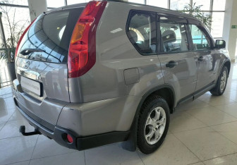 Подержанный автомобиль Nissan X-Trail 2008 года (5 фото)