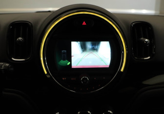 Подержанный автомобиль MINI Countryman 2020 года (16 фото)