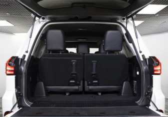 Подержанный автомобиль Lexus LX 2021 года (26 фото)