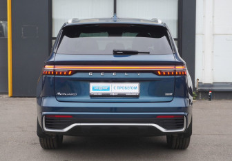 Подержанный автомобиль Geely Monjaro 2023 года (6 фото)
