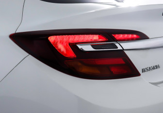 Подержанный автомобиль Opel Insignia Sedan 2014 года (38 фото)