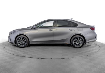Подержанный автомобиль Kia Cerato Sedan 2018 года (8 фото)