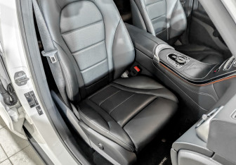 Подержанный автомобиль Mercedes-Benz GLC Coupe 2019 года (25 фото)