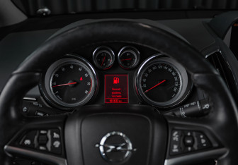 Подержанный автомобиль Opel Zafira Minivan 2013 года (18 фото)