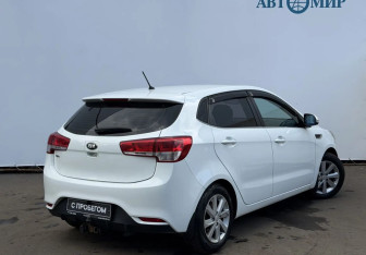 Подержанный автомобиль Kia Rio Sedan 2015 года (8 фото)