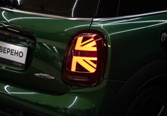 Подержанный автомобиль MINI Hatch 2021 года (25 фото)