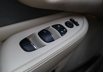 Подержанный автомобиль Nissan Murano Suv 2017 года (27 фото)