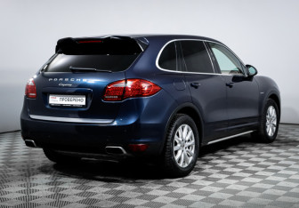 Подержанный автомобиль Porsche Cayenne 2012 года (5 фото)
