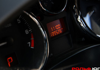 Подержанный автомобиль Peugeot 207 Hatchback 2008 года (9 фото)