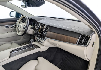 Подержанный автомобиль Volvo S90 2021 года (11 фото)