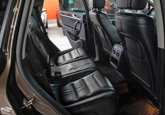 Подержанный автомобиль Volkswagen Touareg 2013 года (12 фото)
