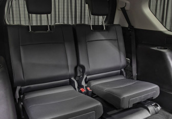 Подержанный автомобиль Toyota Land Cruiser Prado 2022 года (13 фото)