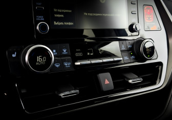 Подержанный автомобиль Toyota Highlander 2021 года (28 фото)