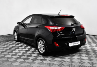 Подержанный автомобиль Hyundai i30 Hatchback 2012 года (7 фото)