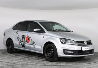 Подержанный автомобиль Volkswagen Polo Sedan 2015 года (2 фото)