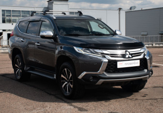 Подержанный автомобиль Mitsubishi Pajero Sport 2018 года (3 фото)